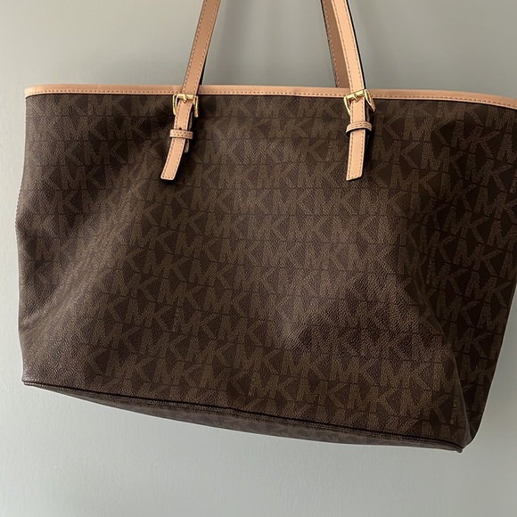 Michael Kors leather bag - Picture 3 of 10